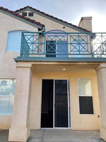 989 Laguna Drive, Lemoore, CA 93245