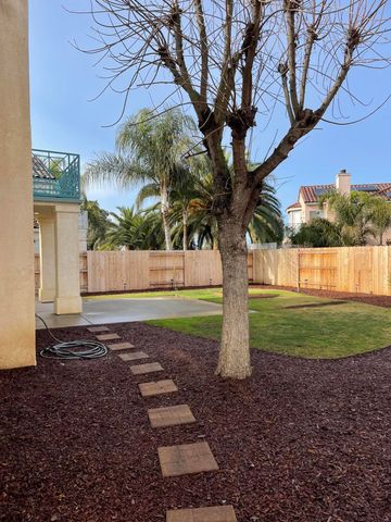 989 Laguna Drive, Lemoore, CA 93245