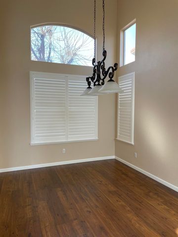 989 Laguna Drive, Lemoore, CA 93245