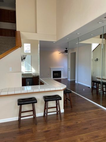 989 Laguna Drive, Lemoore, CA 93245