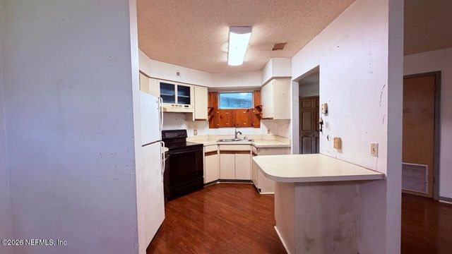1455 BEGONIA Street, Atlantic Beach, FL 32233