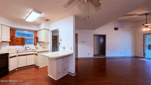 1455 BEGONIA Street, Atlantic Beach, FL 32233