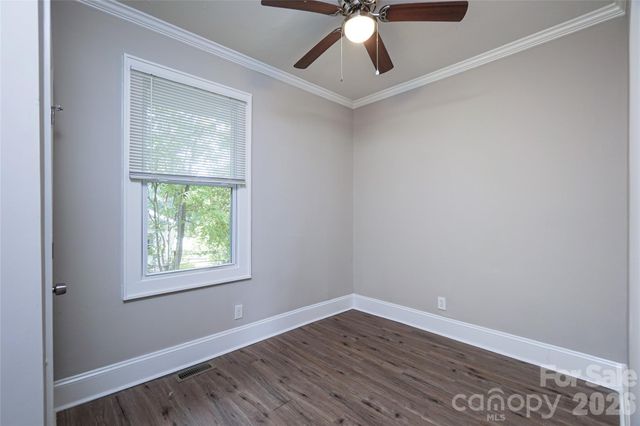 1113 W 5th Avenue, Gastonia, NC 28052