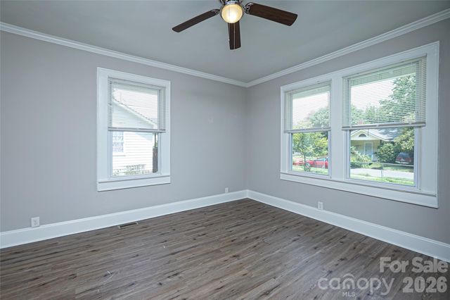 1113 W 5th Avenue, Gastonia, NC 28052