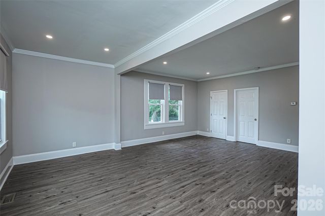 1113 W 5th Avenue, Gastonia, NC 28052