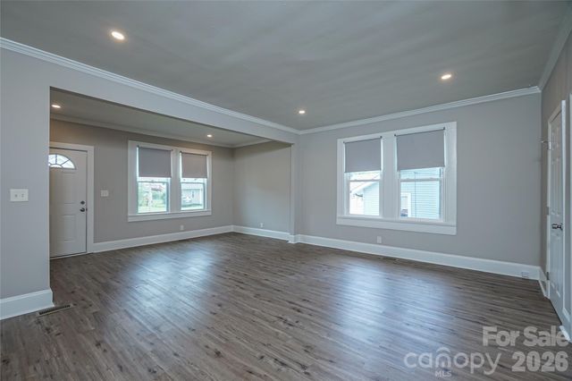 1113 W 5th Avenue, Gastonia, NC 28052