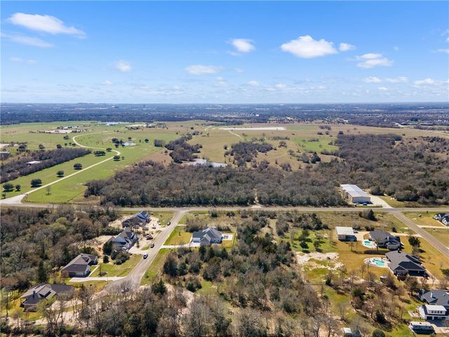 5025 Paulo Court, Bryan, TX 77808