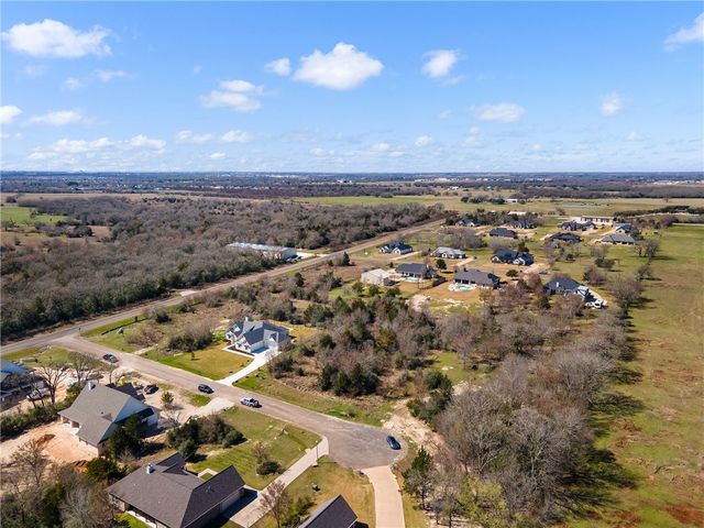 5025 Paulo Court, Bryan, TX 77808