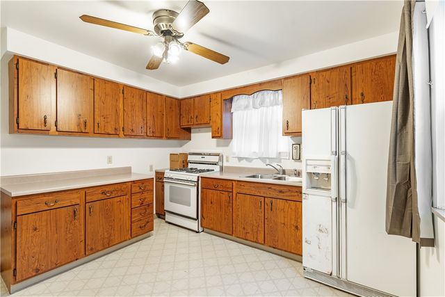 611 Overhill Dr, N Versailles, PA 15137