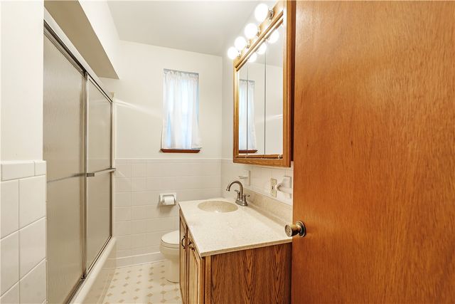 611 Overhill Dr, N Versailles, PA 15137