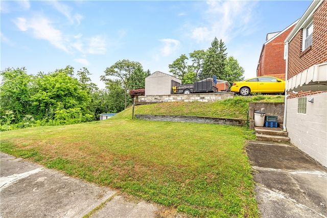 611 Overhill Dr, N Versailles, PA 15137