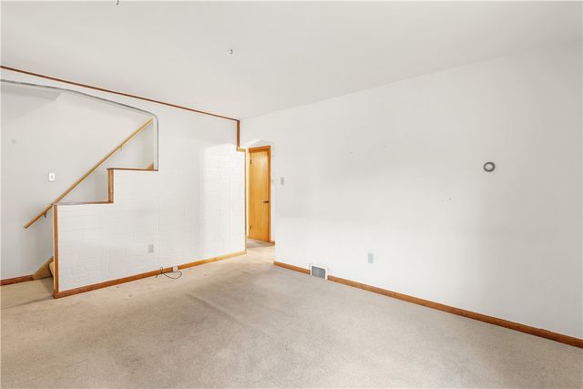 611 Overhill Dr, N Versailles, PA 15137