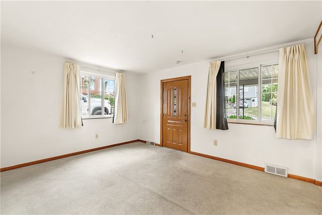 611 Overhill Dr, N Versailles, PA 15137