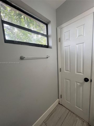 1275 NW 55th St, Miami, FL 33142