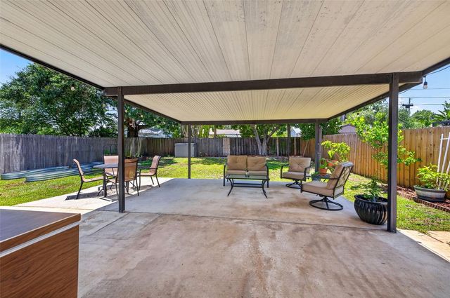 3221 14TH STREET N, St Petersburg, FL 33704