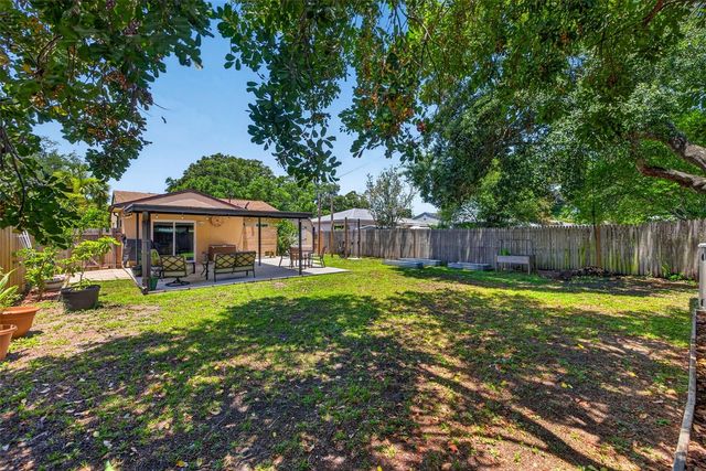 3221 14TH STREET N, St Petersburg, FL 33704