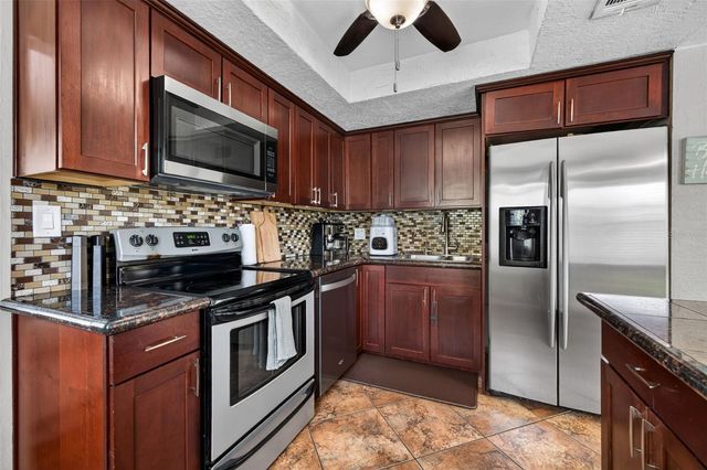 3221 14TH STREET N, St Petersburg, FL 33704