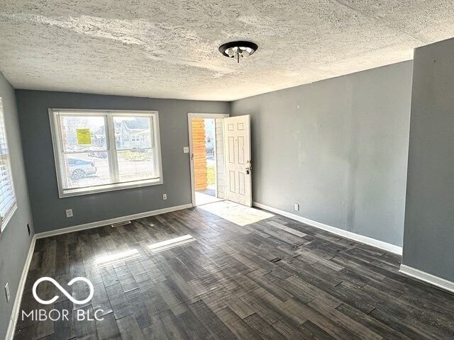 2202 Woodlawn Avenue, Indianapolis, IN 46203