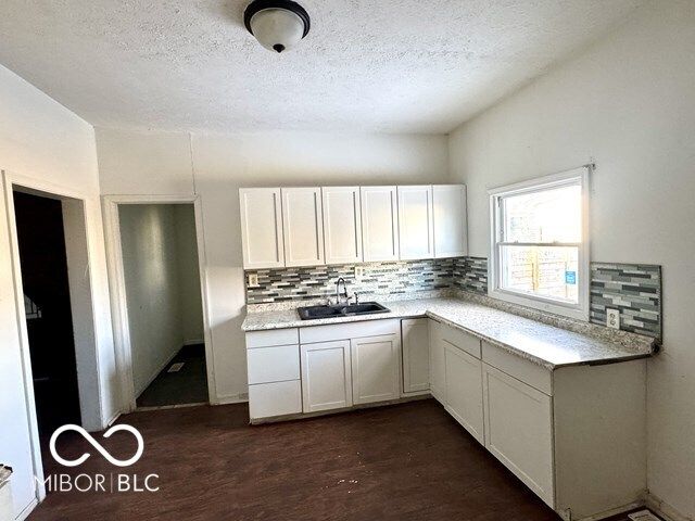 2202 Woodlawn Avenue, Indianapolis, IN 46203