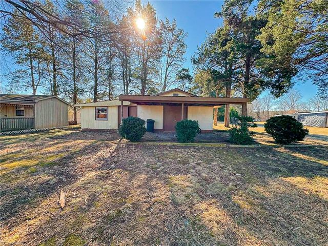 506 Archergate Road, Browns Summit, NC 27214