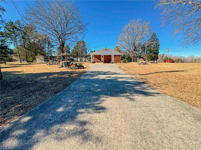 506 Archergate Road, Browns Summit, NC 27214