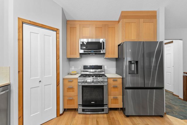 13593 Embry Way, Apple Valley, MN 55124