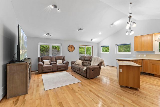 13593 Embry Way, Apple Valley, MN 55124