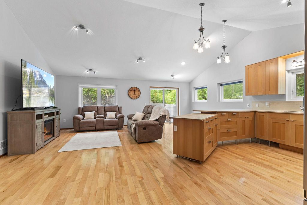 13593 Embry Way, Apple Valley, MN 55124