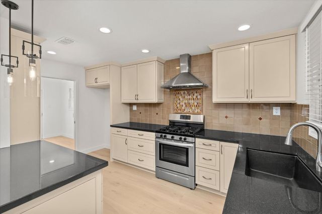 5401 State Ave, Sacramento, CA 95819