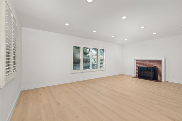 5401 State Ave, Sacramento, CA 95819