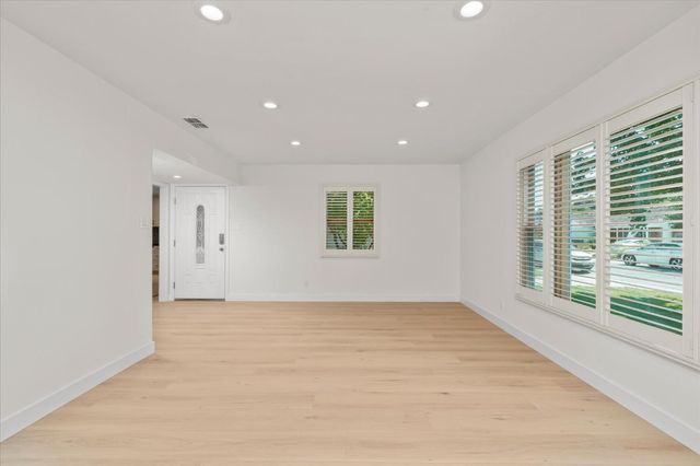 5401 State Ave, Sacramento, CA 95819