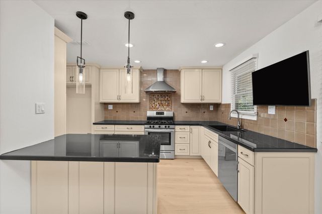 5401 State Ave, Sacramento, CA 95819