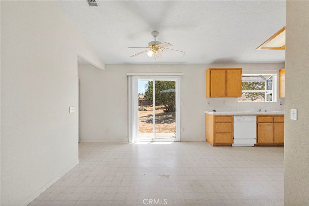 Image 11 of property listing at 7335 Dayton, Hesperia, CA 92345
