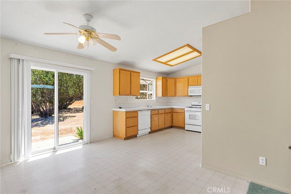 Image 12 of property listing at 7335 Dayton, Hesperia, CA 92345