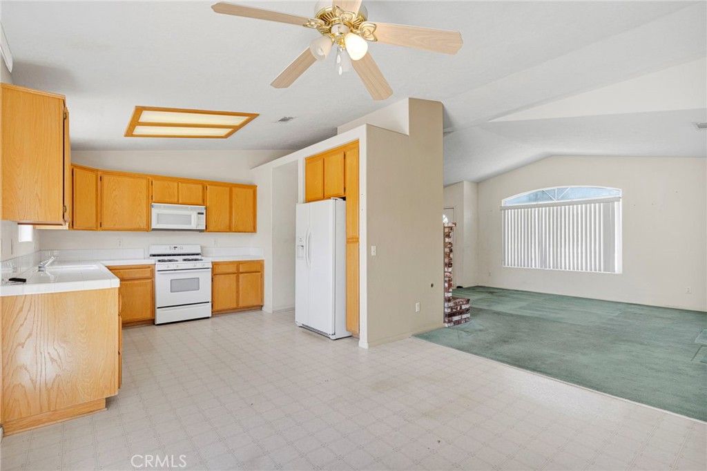 Image 14 of property listing at 7335 Dayton, Hesperia, CA 92345