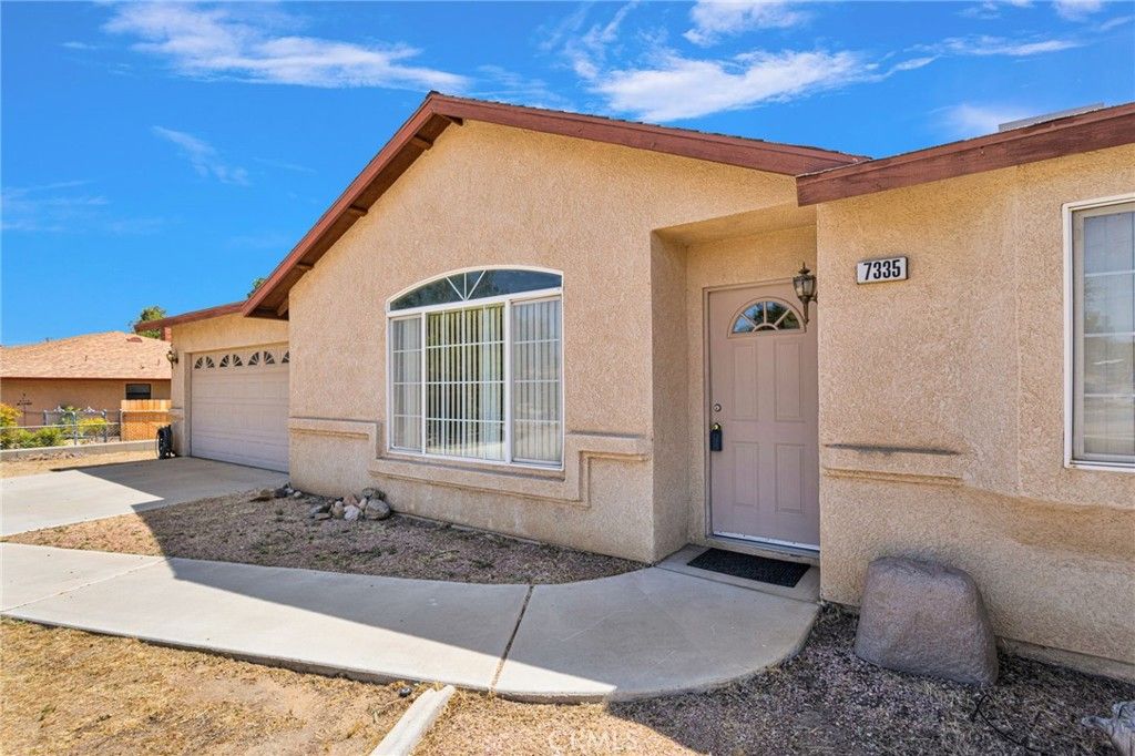 Image 5 of property listing at 7335 Dayton, Hesperia, CA 92345