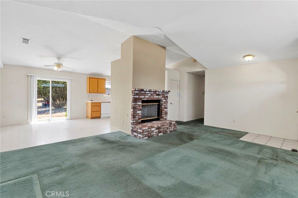 Image 8 of property listing at 7335 Dayton, Hesperia, CA 92345