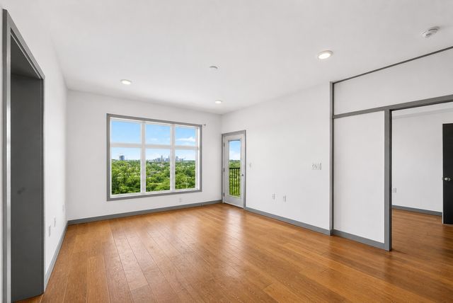 400 Herron Dr Apt 421, Nashville, TN 37210