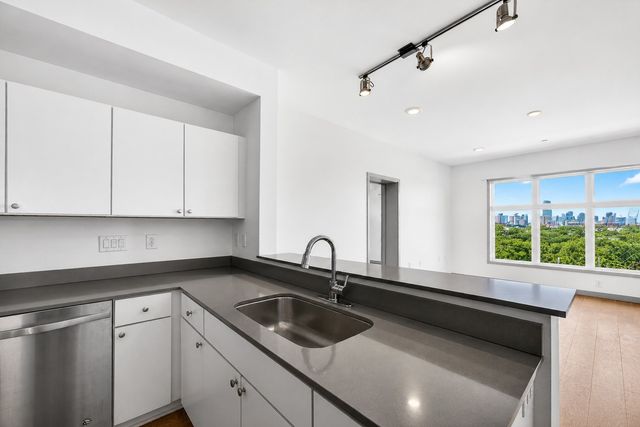 400 Herron Dr Apt 421, Nashville, TN 37210