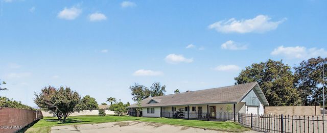 1251 N GILBERT Road, Mesa, AZ 85203
