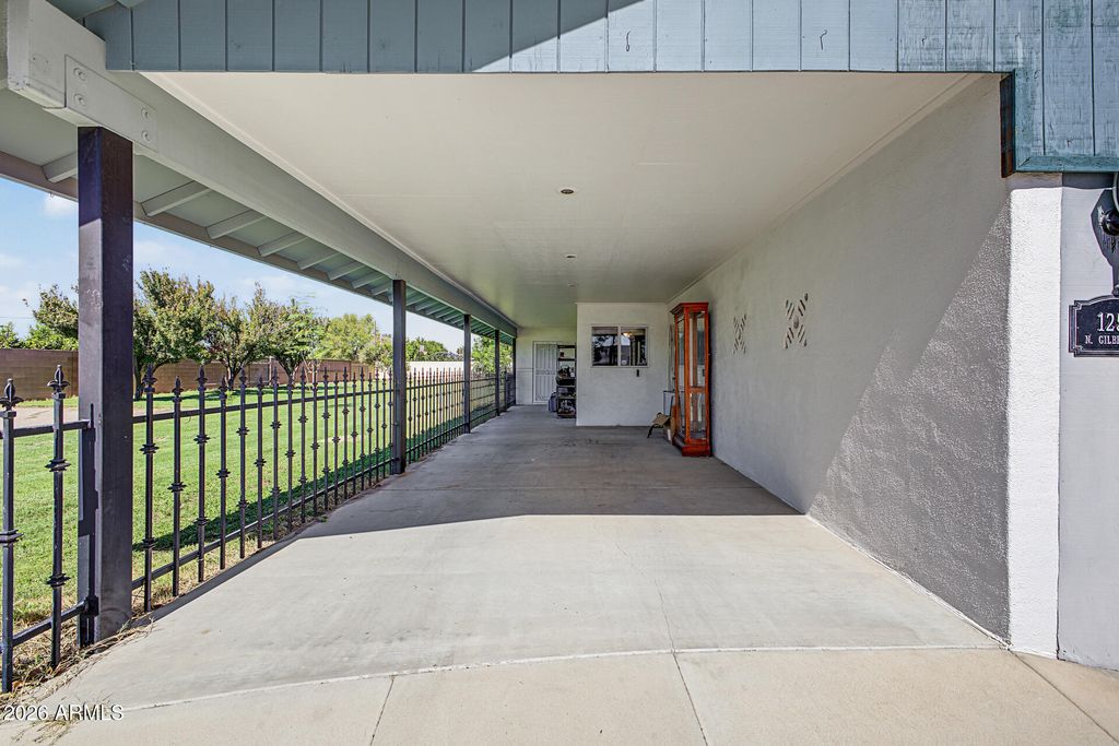 1251 N GILBERT Road, Mesa, AZ 85203 — photo 4