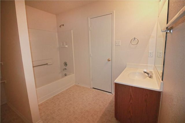 6908 Meadow Way Lane, Fort Worth, TX 76179