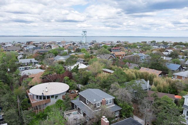 574 Bayberry Walk, Ocean Beach, NY 11770