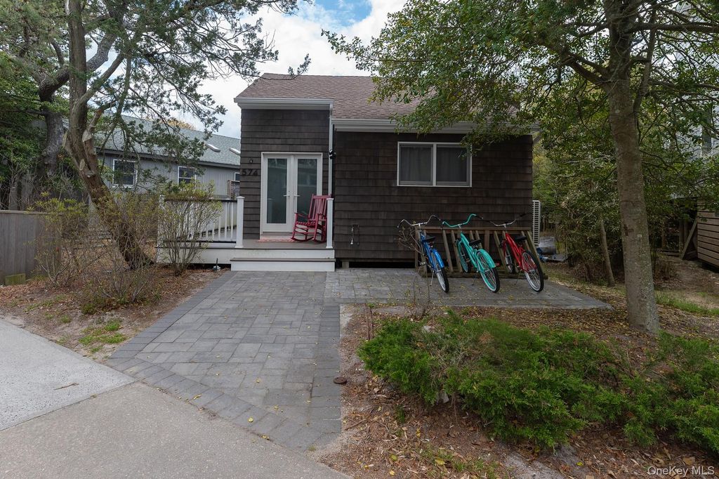 574 Bayberry Walk, Ocean Beach, NY 11770