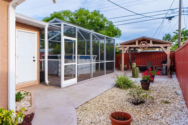 4350 37TH AVENUE N, St Petersburg, FL 33713