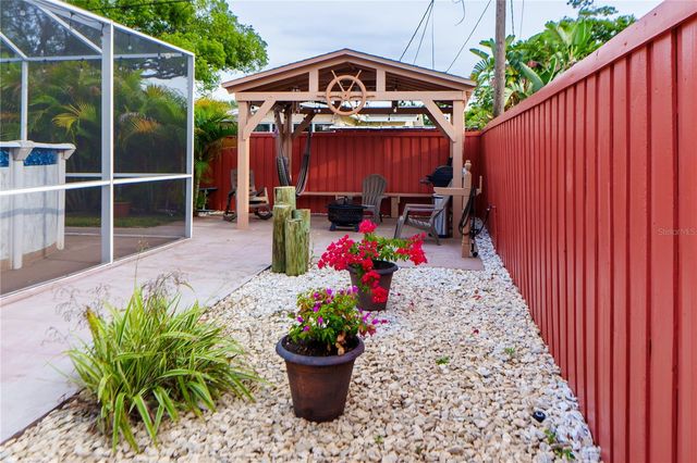4350 37TH AVENUE N, St Petersburg, FL 33713