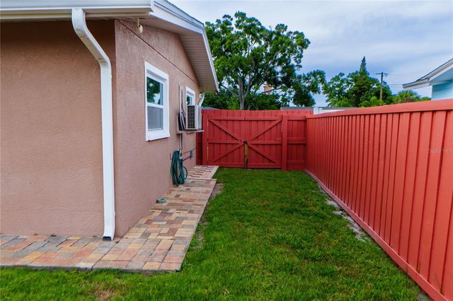 4350 37TH AVENUE N, St Petersburg, FL 33713