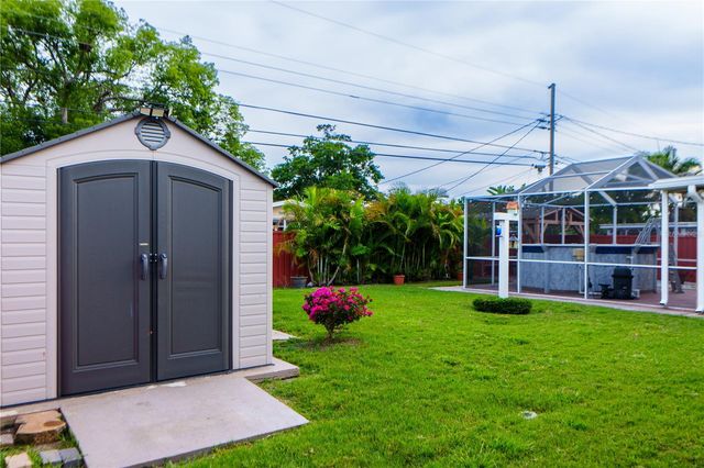 4350 37TH AVENUE N, St Petersburg, FL 33713