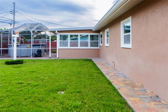 4350 37TH AVENUE N, St Petersburg, FL 33713