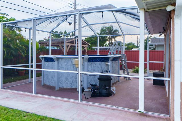 4350 37TH AVENUE N, St Petersburg, FL 33713